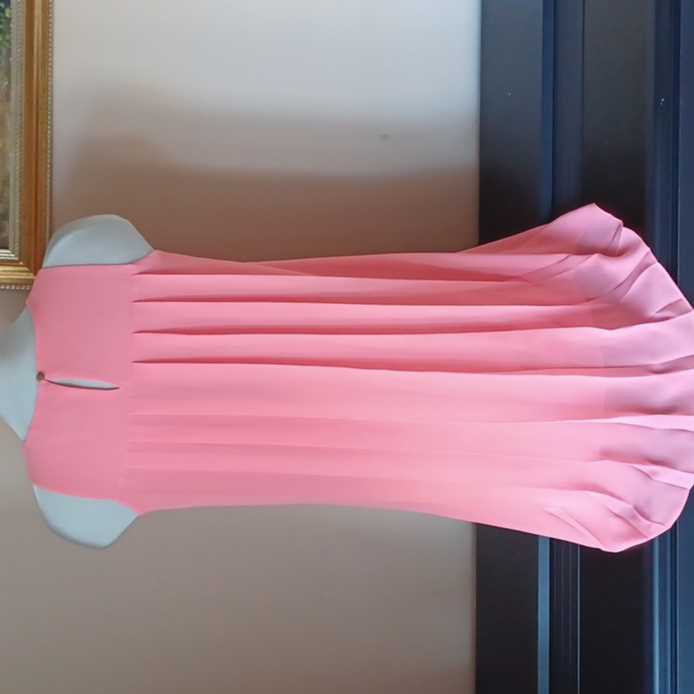 Ann Taylor corol color dress 👗 size 2